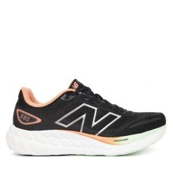 Buty do biegania New Balance. Czarne obuwie sportowe damskie New Balance, bez wzorów, do biegania. Za 399.99 zł.