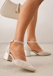 Beżowe Strukturalne Czółenka VICES na Słupku z Paskiem wokół Kostki Kallimei. Brązowe czółenka damskie Born2be, bez wzorów, z jeansu, eleganckie, bez obcasa, na słupku, bez zapięcia. Za 119.99 zł.