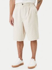 Guess Jeans Szorty jeansowe M6GD39 D7961 Beżowy Regular Fit. Brązowe szorty męskie Guess Jeans, m, z aplikacjami, z bawełny. Za 349.99 zł.