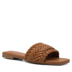 Klapki DeeZee. Brązowe klapki damskie DeeZee, bez wzorów, bez obcasa. Za 99.99 zł.