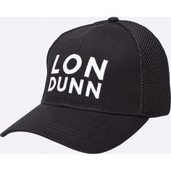 Missguided - Czapka by Lon Dunn. Czarne czapki i kapelusze damskie Missguided, z poliesteru. W wyprzedaży za 34.90 zł.