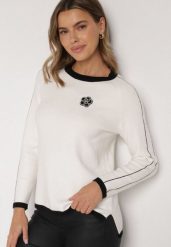 Biały Sweter Ozdobiony Paskami i Aplikacją Tusanne. Białe swetry damskie Born2be, uniwersalny, z aplikacjami, z jeansu, eleganckie, bez kołnierzyka, bez ramiączek, bez kaptura. Za 79.99 zł.