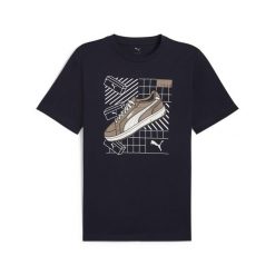 Męska koszulka Graphics Sneaker PUMA New Navy Blue. Czarne koszulki sportowe męskie Puma, l, bez wzorów, z gumy, bez kołnierzyka, bez ramiączek, na fitness i siłownię. Za 81.26 zł.