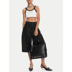 Torebka Juicy Couture. Czarne torebki do ręki damskie Juicy Couture, bez wzorów, bez dodatków. Za 369.99 zł.