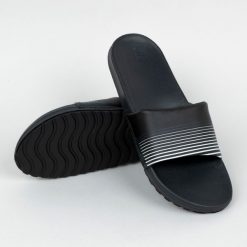 Klapki męskie Olaian 550 Lines. Czarne buty sportowe męskie OLAIAN, z poliesteru, sportowe. Za 79.99 zł.