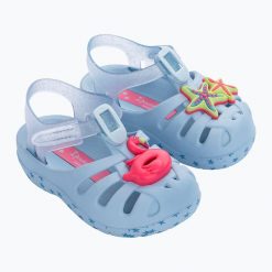 Sandały dziecięce Ipanema Summer XV Baby. Niebieskie sandały dziewczęce Ipanema, z materiału, bez zapięcia. Za 79.99 zł.