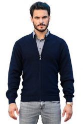 Granatowy rozpinany sweter męski kardigan z wełny merino SL04 Antonio. Niebieskie kardigany męskie M. Lasota - polski producent, l, bez wzorów, z wełny, casualowe. W wyprzedaży za 269.10 zł.