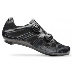 Buty rowerowe Giro Imperial. Czarne buty sportowe męskie GIRO, bez zapięcia, rowerowe. W wyprzedaży za 1,253.55 zł.