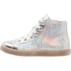 Froddo Tenisówki i Trampki wysokie silver. Buty sportowe dziewczęce marki Froddo. W wyprzedaży za 341.10 zł.