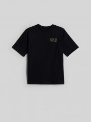 4F T-shirt loose z nadrukiem chłopięcy - czarny 158/164 (12-14 lat). Czarne t-shirty dla chłopców 4f, bez wzorów, z bawełny, bez ramiączek. Za 59.99 zł.