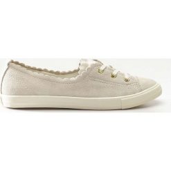 Converse brązowe Chuck Taylor All Star Ballet Scallop 482 Egret Gold Egret. Brązowe trampki i tenisówki dziewczęce Converse, bez wzorów, bez zapięcia. W wyprzedaży za 239.00 zł.