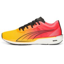 Buty do biegania dla kobiet Puma Liberate Nitro. Czerwone obuwie sportowe damskie Puma, bez wzorów, do biegania. Za 490.00 zł.