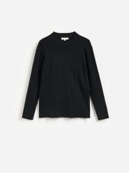 Prążkowany sweter z wiskozą - czarny. Czarne swetry damskie Reserved, l, bez wzorów, z dzianiny, bez kołnierzyka, bez ramiączek, bez kaptura. Za 139.99 zł.