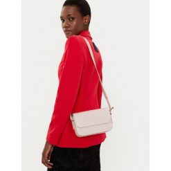Torebka TOUS. Czerwone listonoszki damskie tous, bez wzorów, bez dodatków. Za 459.99 zł.