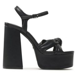 Sandały DeeZee. Czarne sandały damskie DeeZee, bez wzorów, bez obcasa, na słupku, bez zapięcia. Za 119.99 zł.