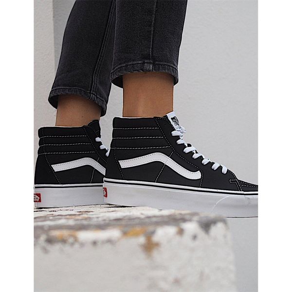 Buty Vans Wysoka Platforma SK8-Hi Platform 2.0. Czarne trampki i tenisówki damskie Vans, bez wzorów, z materiału, eleganckie, bez zapięcia. W wyprzedaży za 349.20 zł.