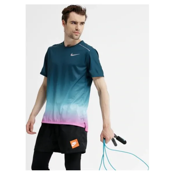 Nike Koszulka Ss M Nk Dry Miler Ss Pr , multicolor, rozmiar L. Koszulki sportowe męskie Nike, l, bez wzorów, z materiału, bez kołnierzyka, bez ramiączek, na fitness i siłownię, dri-fit (nike). W wyprzedaży za 129.99 zł.