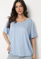 Jasnoniebieski T-shirt z Wiskozą o Kroju Nietoperza Liosma. Niebieskie bluzki damskie Born2be, bez wzorów, z jeansu, klasyczne, bez kołnierzyka. Za 64.99 zł.