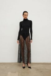 Spódnica koronkowa w kolorze BLACK- SERENE -S. Czarne spódnice damskie Marsala, s, bez wzorów, z koronki, eleganckie, maxi, dopasowane. Za 149.90 zł.