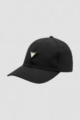 GUESS Czarna czapka z daszkiem Nomie. Czarne czapki i kapelusze damskie Guess, z aplikacjami. W wyprzedaży za 113.99 zł.