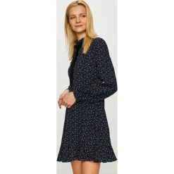 Answear - Sukienka. Sukienki damskie marki ANSWEAR. W wyprzedaży za 99.90 zł.