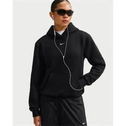 Bluza sportowa damska Nike IM8100001TOTALBLACK. Czarne bluzy sportowe damskie Nike, l, bez wzorów, z materiału, z kapturem. Za 445.00 zł.
