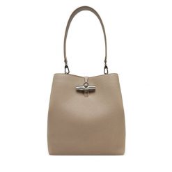 Torebka Longchamp. Brązowe torebki do ręki damskie Longchamp, bez wzorów, klasyczne, bez dodatków. Za 2,639.00 zł.