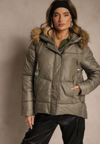 Ciemnozielona Trapezowa Kurtka z Pikowanymi Przeszyciami i Kapturem z Futerkiem Lanittia. Zielone kurtki damskie Renee, l, bez wzorów, z dzianiny. Za 279.99 zł.