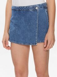 Calvin Klein Jeans Szorty jeansowe Wrap Skort J20J223300 Niebieski Regular Fit. Niebieskie szorty damskie Calvin Klein Jeans, bez wzorów, z bawełny. Za 379.99 zł.