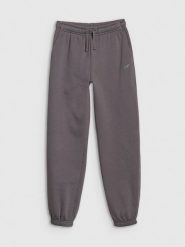 4F Spodnie dresowe joggery chłopięce - szare 128 (7-8 lat). Szare spodnie sportowe dla chłopców 4f, bez wzorów, z bawełny, młodzieżowe. W wyprzedaży za 49.99 zł.