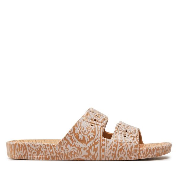 Klapki Freedom Moses. Brązowe klapki damskie Freedom moses, bez wzorów, bez obcasa. Za 229.99 zł.