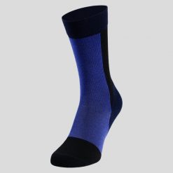 Skarpety trekkingowe Performance Wool ODLO. Czarne skarpety damskie Odlo, bez wzorów, z materiału. Za 124.55 zł.