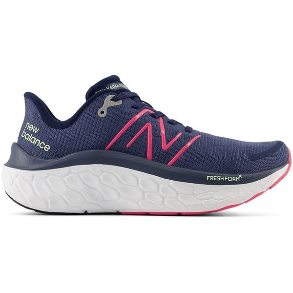 Buty damskie New Balance Fresh Foam Kaiha Road WKAIRCI1 – granatowe. Niebieskie obuwie sportowe damskie New Balance, bez wzorów, z gumy, do biegania. Za 579.99 zł.