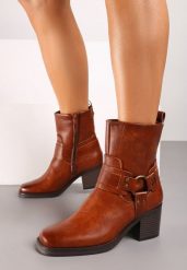 Brązowe Botki Kowbojki na Obcasie Ozdobione Klamrami Iridell. Brązowe botki damskie Born2be, z jeansu, eleganckie, bez obcasa, na obcasie, bez zapięcia. Za 169.99 zł.