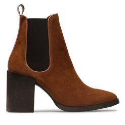 Botki Rage Age. Brązowe botki damskie Rage Age, bez obcasa, na słupku, bez zapięcia. Za 549.99 zł.