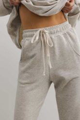 Spodnie dresowe typu jogger w kolorze SILVER MOON - DRIPS-XS. Szare spodnie dresowe damskie Marsala, xs, bez wzorów, z bawełny. Za 259.90 zł.