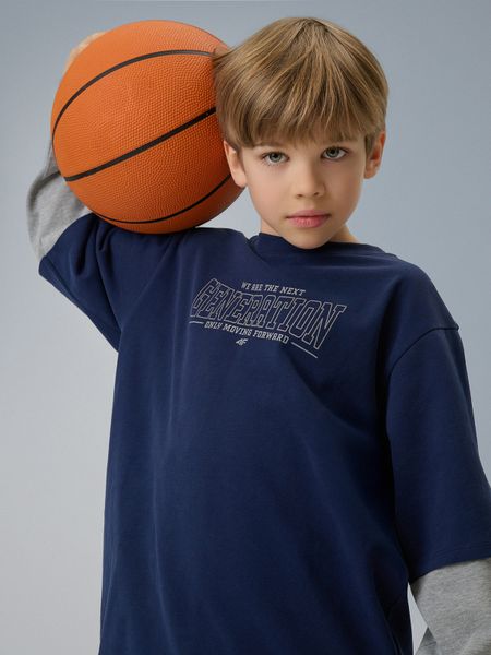 4F Longsleeve loose z nadrukiem chłopięcy - granatowy 158/164 (12-14 lat). Niebieskie t-shirty dla chłopców 4f, bez wzorów, z bawełny, bez ramiączek. Za 69.99 zł.