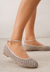 Jasnobeżowe Siateczkowe Balerinki z Wkładką ze Skóry Naturalnej Ozdobione Aplikacją Adriarissa. Brązowe baleriny damskie Born2be, na lato, z aplikacjami, ze skóry, biznesowe, bez obcasa. Za 69.99 zł.