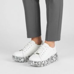 Sneakersy damskie Filippo, cholewka skóra naturalna licowa perforowana sznurowanie klasyczne niski fason gruba podeszwa z kontrastowym nadrukiem, bia. Białe półbuty damskie Filippo, bez wzorów, z jeansu, eleganckie, bez obcasa, na platformie, bez zapięcia. Za 188.90 zł.