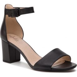 Sandały CLARKS - Deva Mae 261400074 Black Leather. Czarne klapki damskie Clarks, bez wzorów, z materiału, bez obcasa, na obcasie, bez zapięcia. W wyprzedaży za 219.00 zł.
