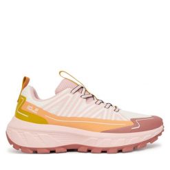 Trekkingi Jack Wolfskin. Czerwone obuwie sportowe damskie Jack Wolfskin, trekkingowe. Za 489.99 zł.