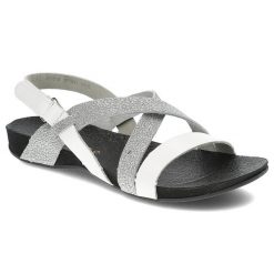 Białe Sandały Armodo Wygodne Obuwie Damskie. Białe klapki damskie Armodo, bez wzorów, z materiału, eleganckie, bez obcasa. Za 249.00 zł.