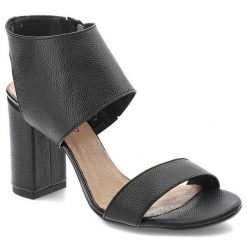 Czarne Sandały Armodo Eleganckie Skórzane Buty. Czarne klapki damskie Armodo, z aplikacjami, ze skóry, bez obcasa, na obcasie, bez zapięcia. Za 319.00 zł.