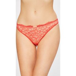 Triumph - Stringi Dream Spotlight. Stringi damskie marki Triumph. W wyprzedaży za 37.90 zł.