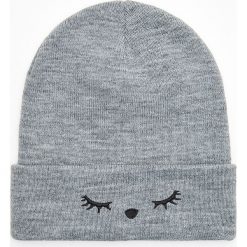 Czapka beanie - Jasny szary. Szare czapki i kapelusze damskie Cropp. Za 24.99 zł.