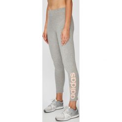 Adidas Performance - Legginsy. Szare legginsy damskie adidas Performance, z nadrukiem, z bawełny. W wyprzedaży za 99.90 zł.