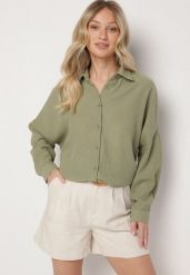 Ciemnozielona Klasyczna Koszula o Kroju Oversize Maronira. Zielone bluzki damskie Born2be, m, bez wzorów, z jeansu, klasyczne, bez kołnierzyka, bez ramiączek. Za 69.99 zł.