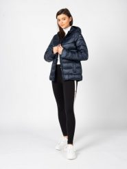 Champion Kurtka "Down Jacket" | 115750 | Kobieta | Granatowy. Niebieskie kurtki damskie Champion, xs, bez wzorów, z poliesteru, bez kaptura. W wyprzedaży za 259.00 zł.