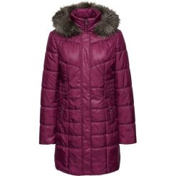 Kurtka pikowana z kapturem ze sztucznym futerkiem bonprix jeżynowy. Kurtki damskie marki SOLOGNAC. Za 189.99 zł.