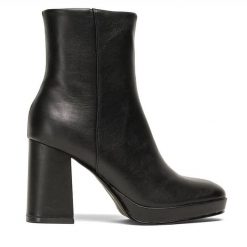 Botki Jenny Fairy. Czarne botki damskie Jenny Fairy, bez obcasa, na słupku, bez zapięcia. Za 129.99 zł.
